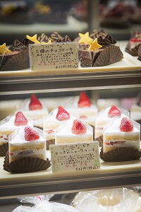 さつき　ケーキ縦2