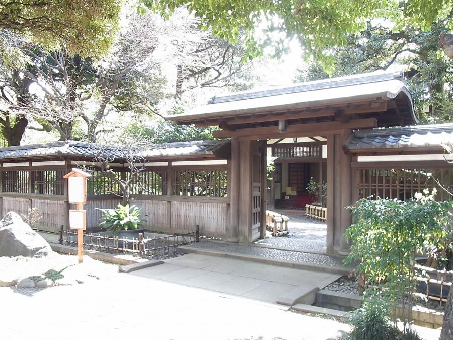 和館門および塀の写真