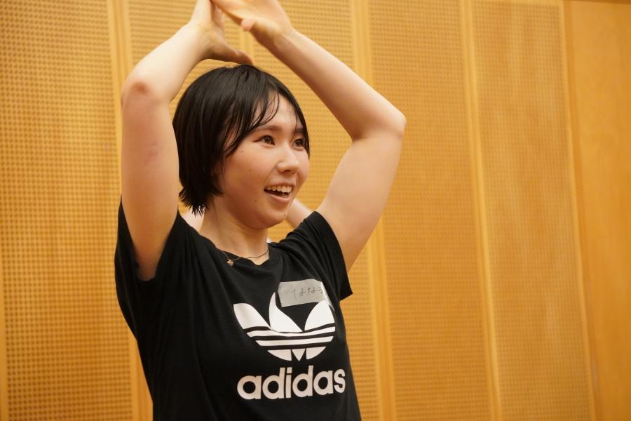 ミドルクラスの参加者が踊る様子5