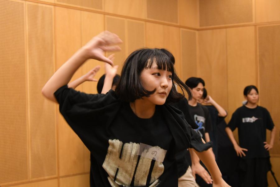 ヤングクラスの参加者が踊る様子3
