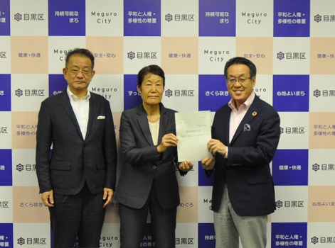 （左）小出副会長（中央）神尾会長（右）青木区長