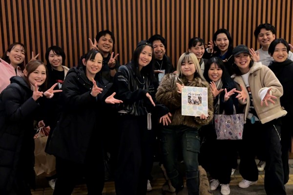 感謝状を渡す様子