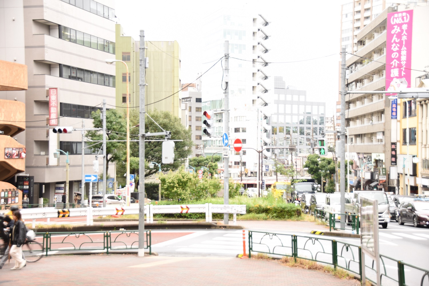 平日朝の権之助坂