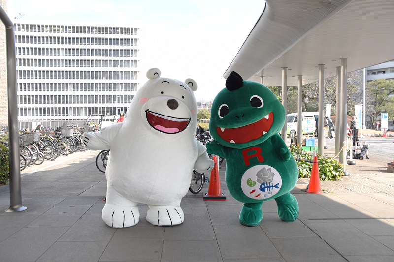 しろくまフロートくんとゴミラス