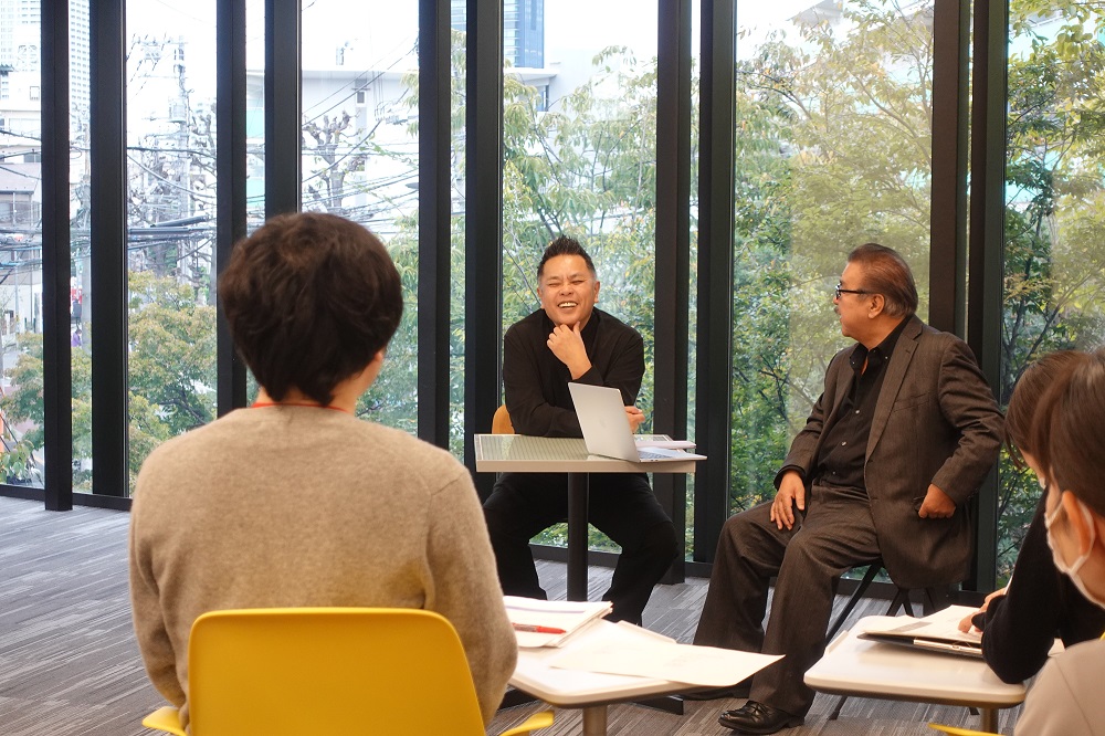 中西さんと堀井さんインタビューの様子