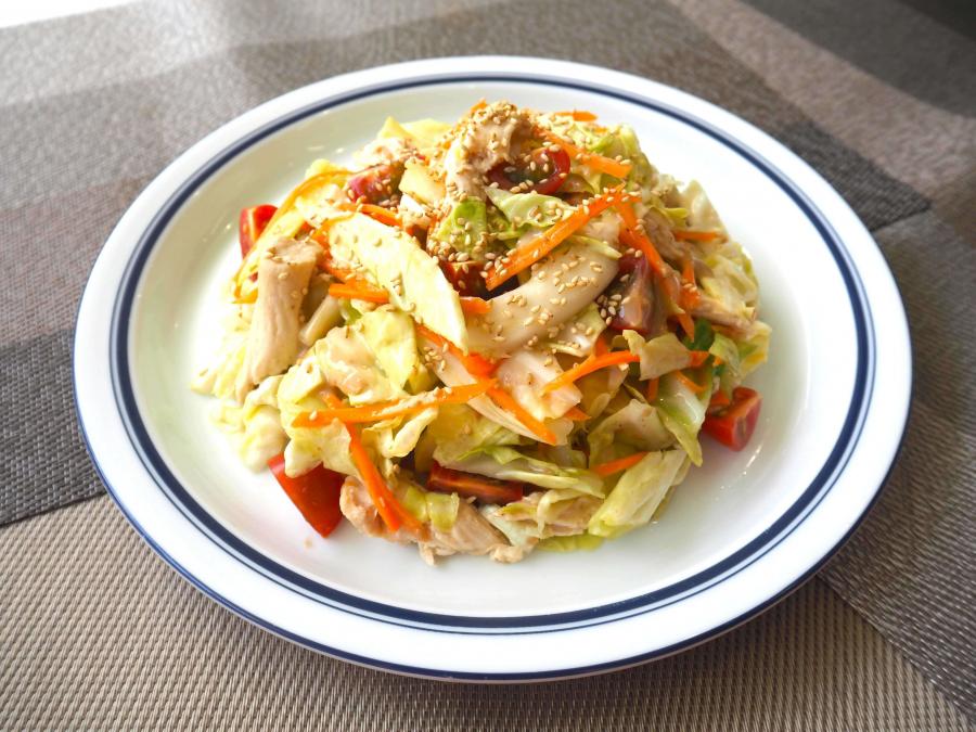 キャベツとチキンのごまコールスロー