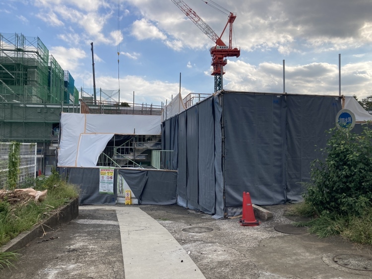 既存校舎（旧第十一中学校）解体工事の写真