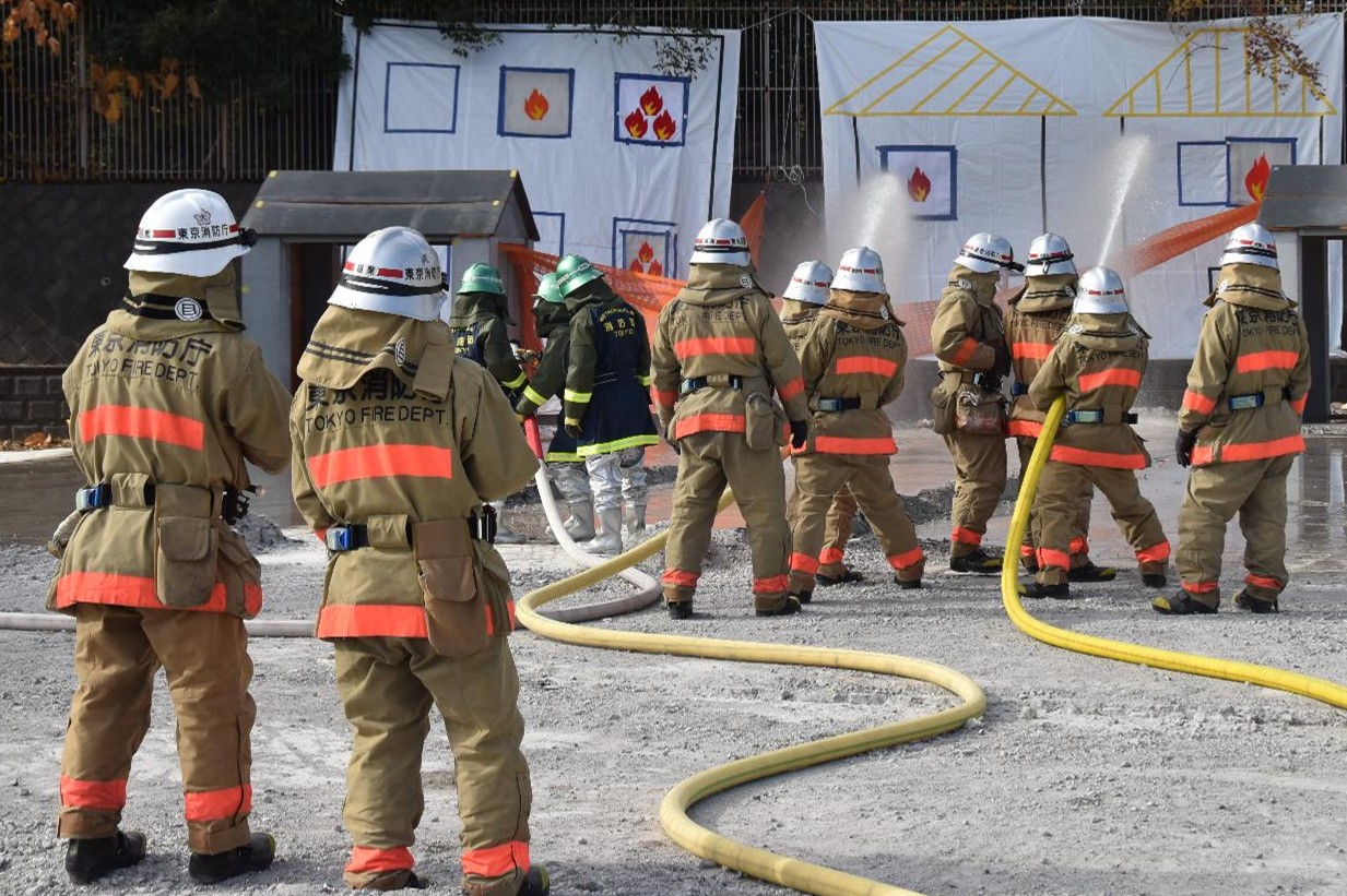 放水訓練の後ろからの様子