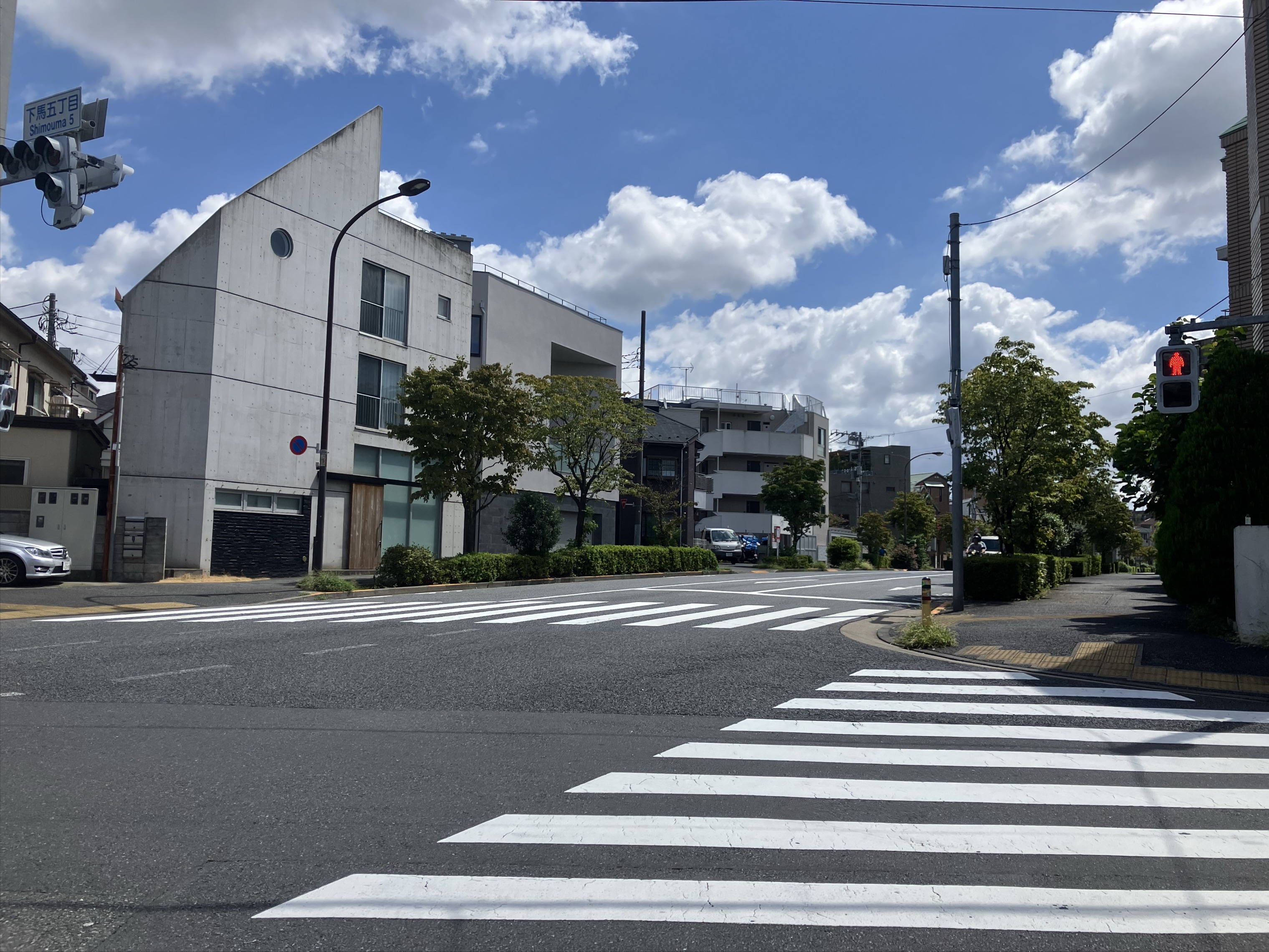 五本木二丁目付近の交差点