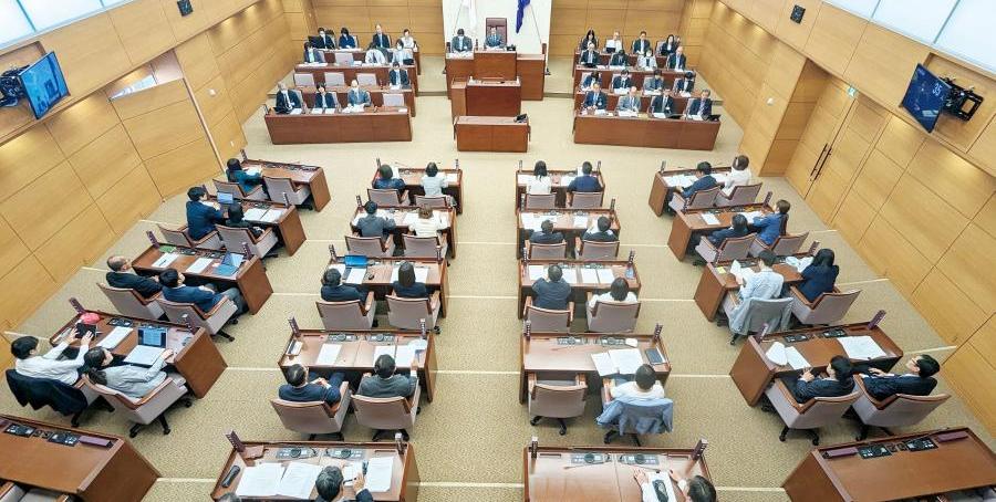 傍聴席から見た議場