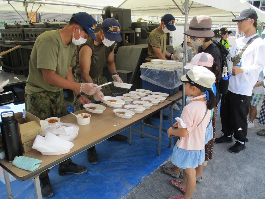 カレー炊き出し