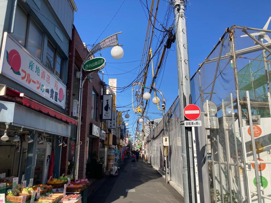 にこま通り商店街（無電柱化前）