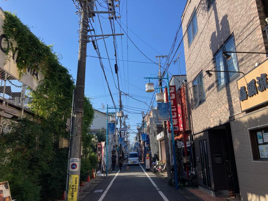 えびす通り商店街（無電柱化前）