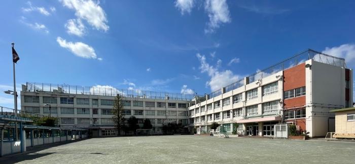 現在の向原小学校校舎