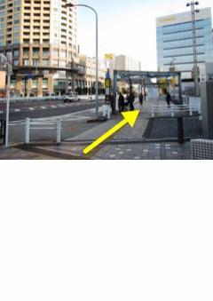 バス停前