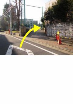 グラウンド横入口