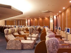 横浜みなとみらい万葉倶楽部のリラックスルームの写真