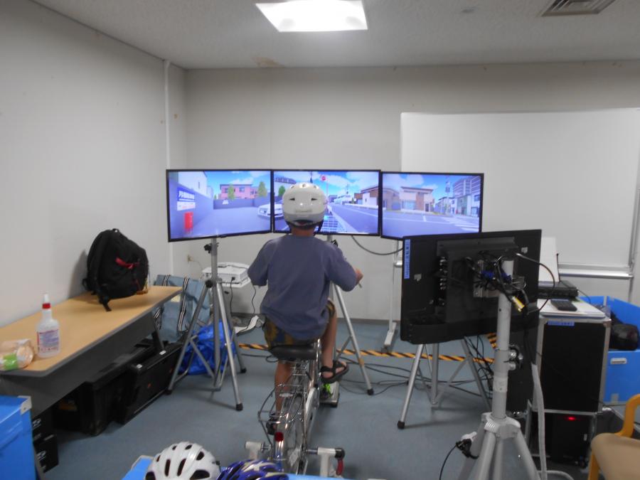 自転車シミュレータの様子（令和6年7月）