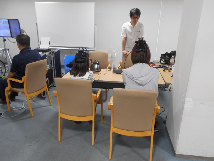 VR体験の様子（令和6年7月）