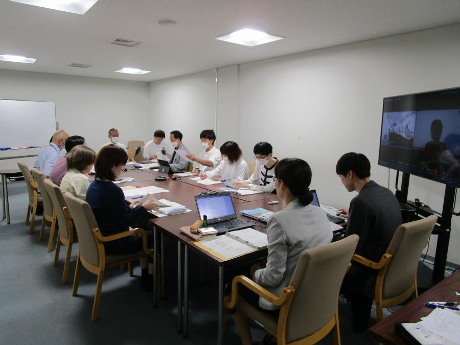 課題検討会議の様子